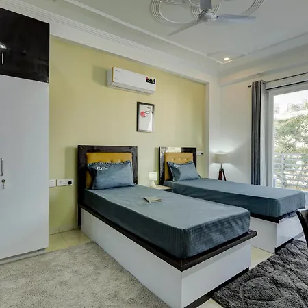 Living Homes Sagitta- Sector 51, Artemis Hospital, Near Unitech Cyber Park Gurgaon Exterior photo