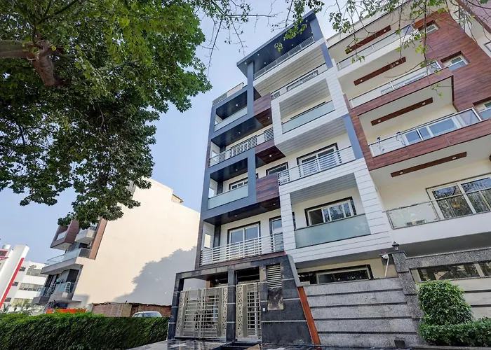 Living Homes Sagitta- Sector 51, Artemis Hospital, Near Unitech Cyber Park