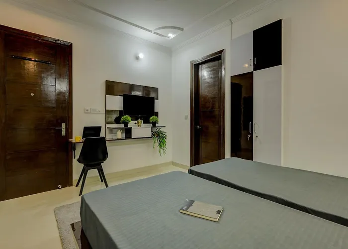 Living Homes Sagitta- Sector 51, Artemis Hospital, Near Unitech Cyber Park